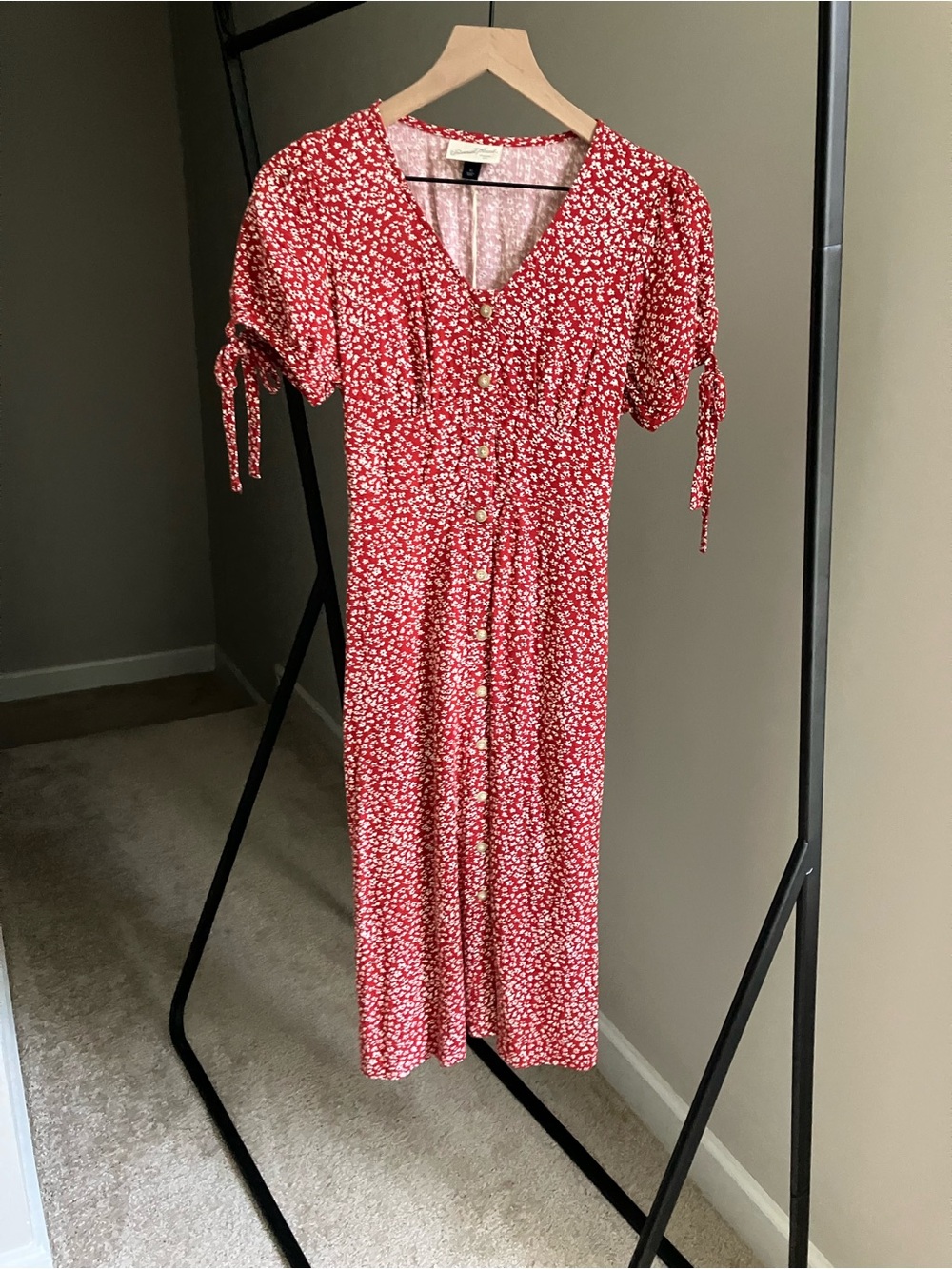 NWT Universal Thread Red Floral Button-Down Midi Dress with Tie Sleeves